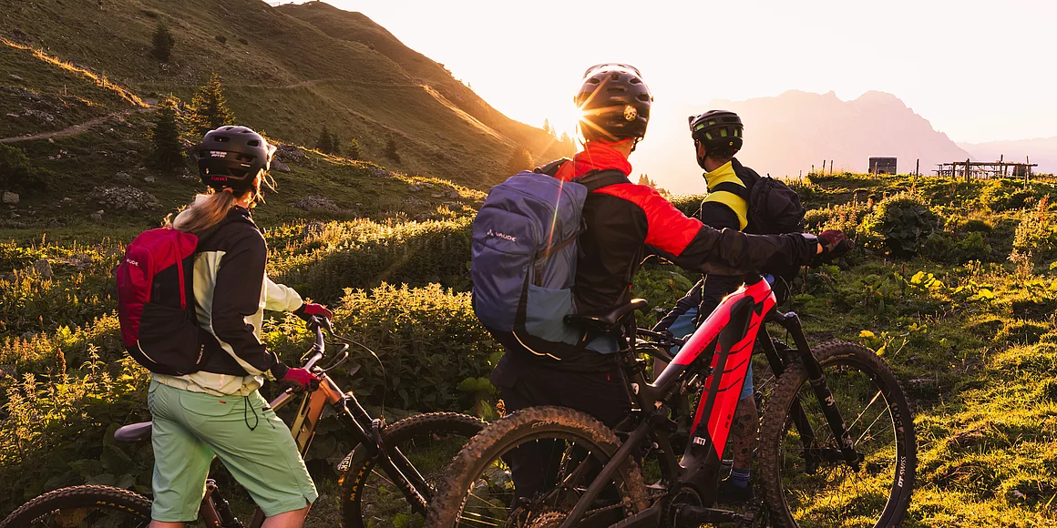 E-Biken in der Berglandschaft im Pillerseetal